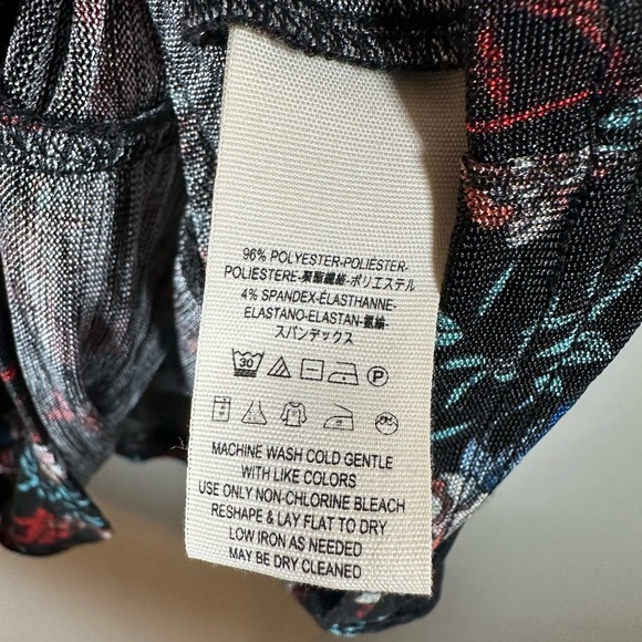 Free‎ People Large Black Red Blue Floral Ruffle 3/4 Sleeve Tunic Blouse Top - Picture 3 of 4